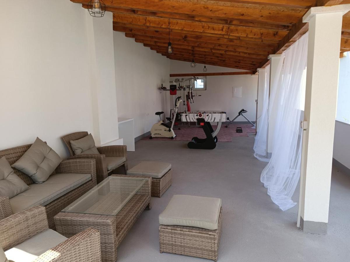 Villa Vlade- From The Heated Pool To The Beach In 1 Minute Jesenice  Ngoại thất bức ảnh