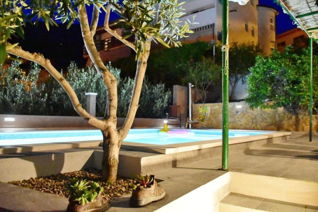 Villa Vlade- From The Heated Pool To The Beach In 1 Minute Jesenice  Ngoại thất bức ảnh