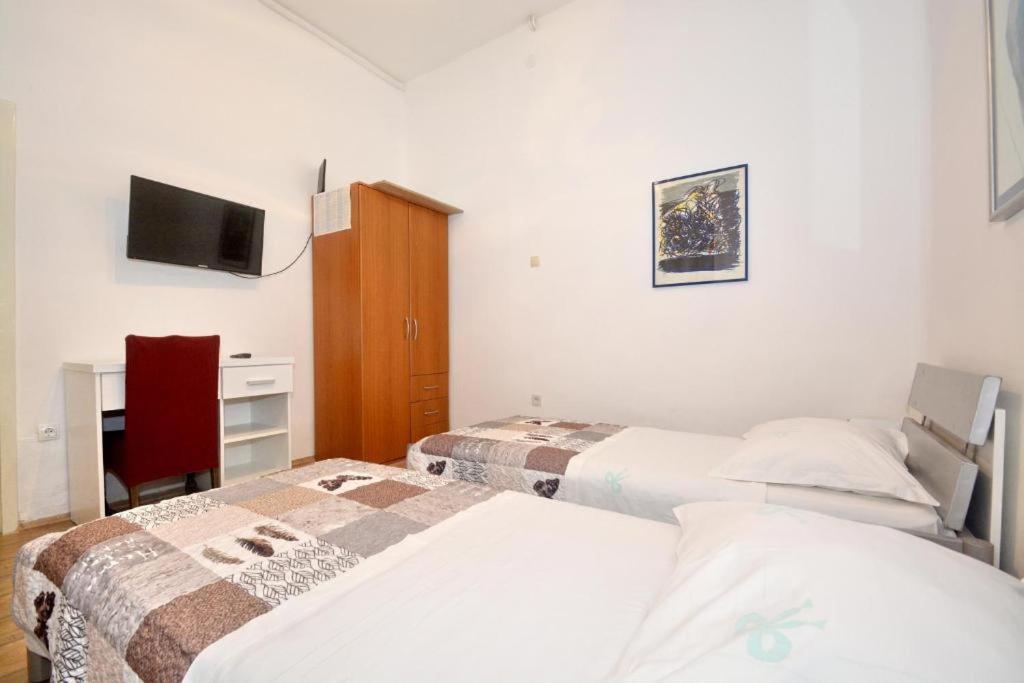 Villa Vlade- From The Heated Pool To The Beach In 1 Minute Jesenice  Ngoại thất bức ảnh