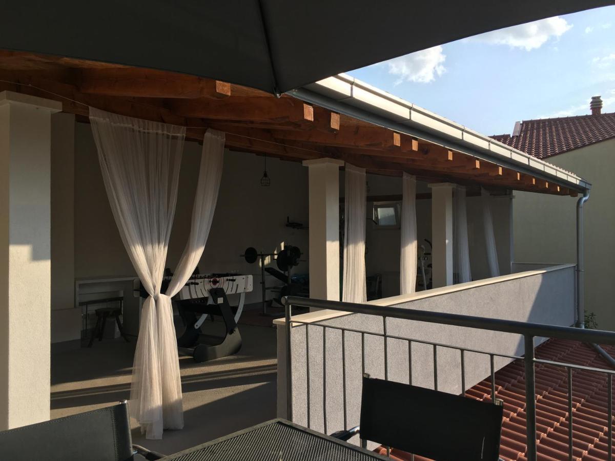 Villa Vlade- From The Heated Pool To The Beach In 1 Minute Jesenice  Ngoại thất bức ảnh